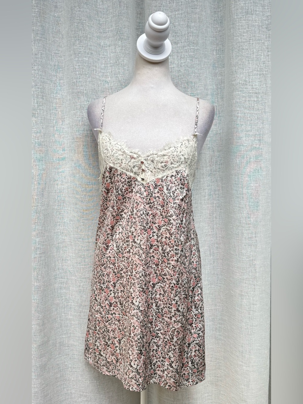 Abercrombie & Fitch floral lace slip mini dress
